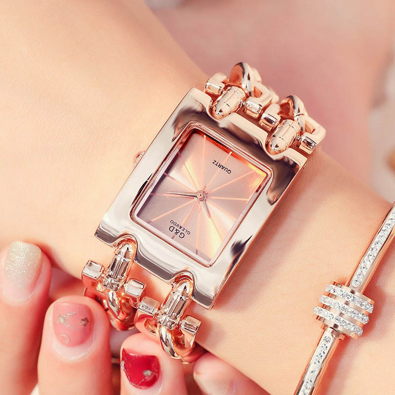 Montre Femme Luxe Dorée + Bracelet Élégant