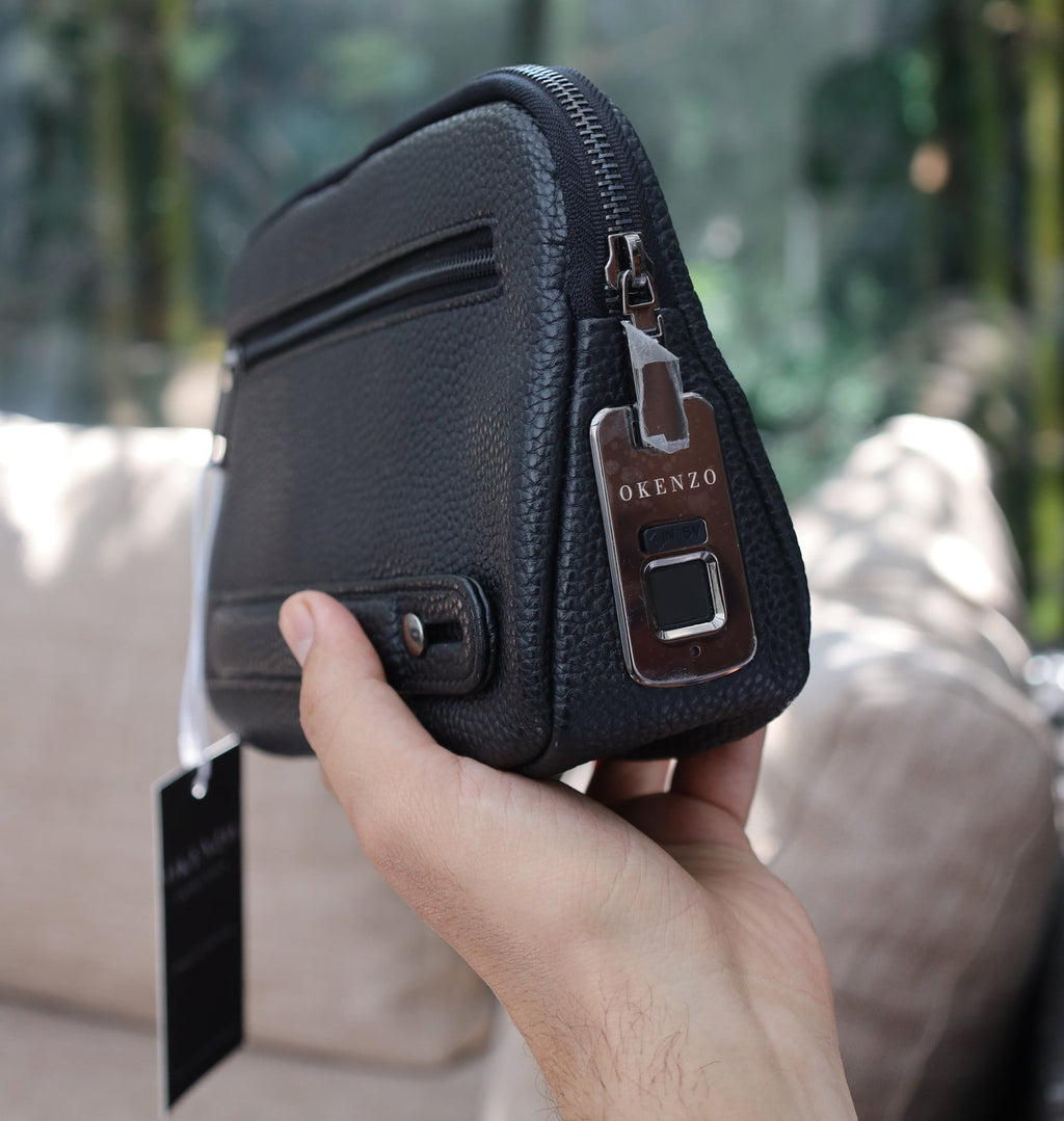 Sac à main en cuir avec serrure à empreinte digitale