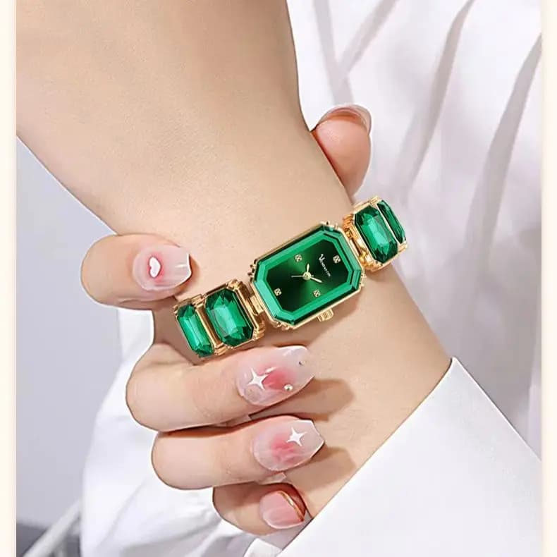 Montre de Luxe pour  Femme Cristal Vert et Acier Doré
